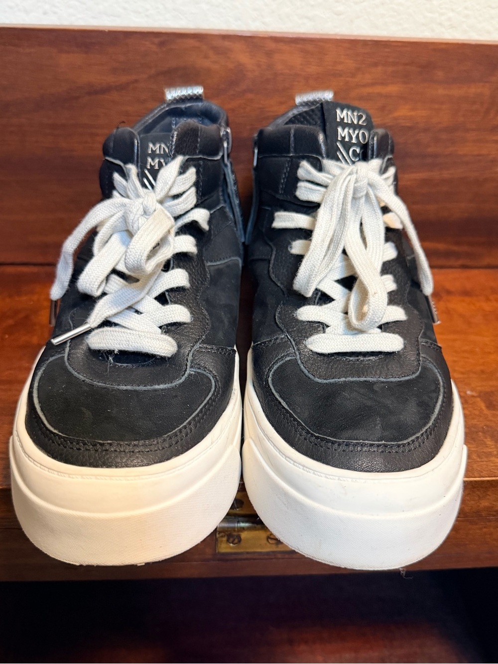 Miz Mooz Black Leather Alyce Platform Sneakers with White Laces EUC